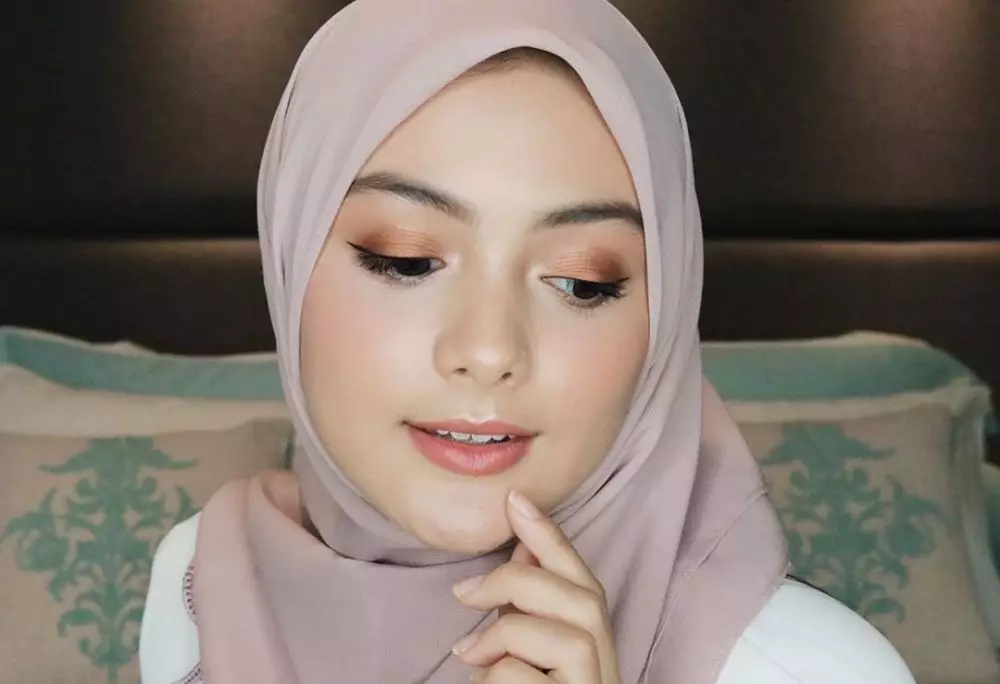 Amanda Rawles pakai hijab © 2020 brilio.net Amanda Rawles pakai hijab © 2020 brilio.net