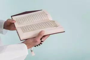 Arti bertakwa dalam Islam beserta keutamaannya