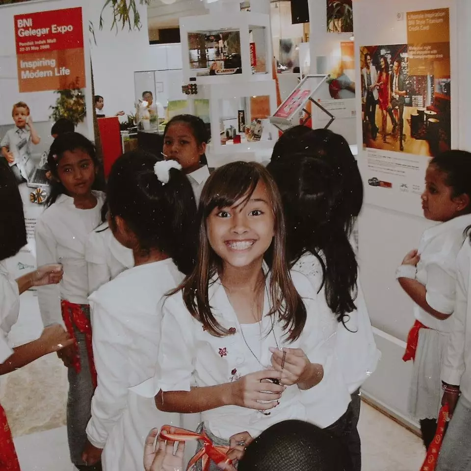 8 potret Caitlin Halderman sewaktu kecil Instagram