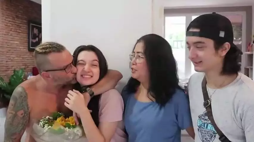 6 momen Megan Domani dapat kejutan manis Instagram