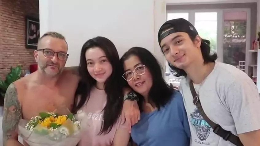 6 momen Megan Domani dapat kejutan manis Youtube