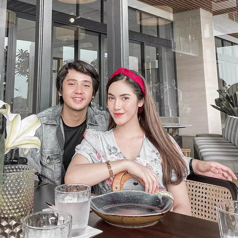 Cinlok di Gober, ini alasan Arbani Yasiz &amp; Syahra Larez pacaran