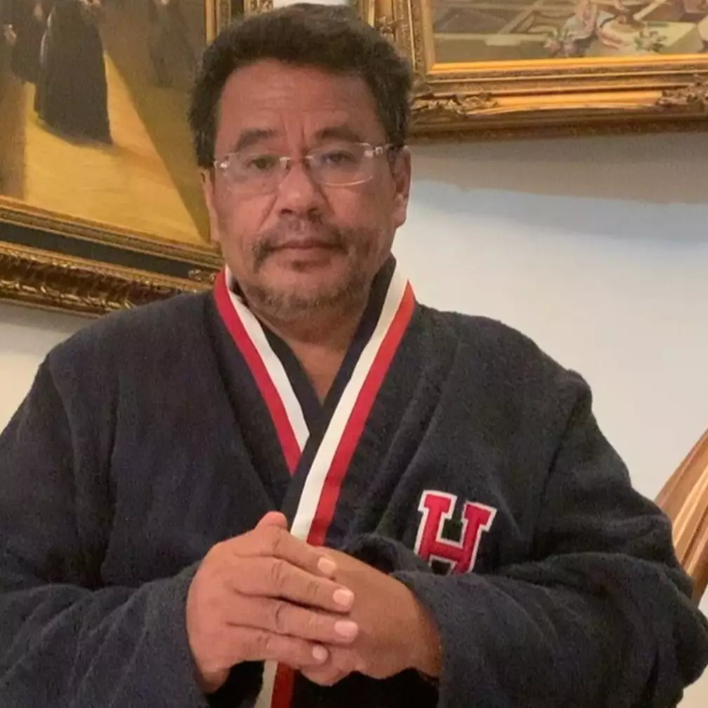 Bandara Soetta ramai antrean penumpang, ini reaksi kecewa 5 seleb