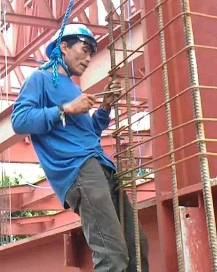 momen lucu tukang bangunan nyeleneh © 2020 instagram.com