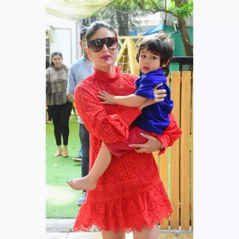 Kareena Kapoor momong Taimur  Instagram