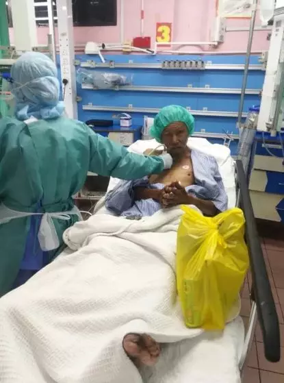 ojol tolong tunawisma world of buzz