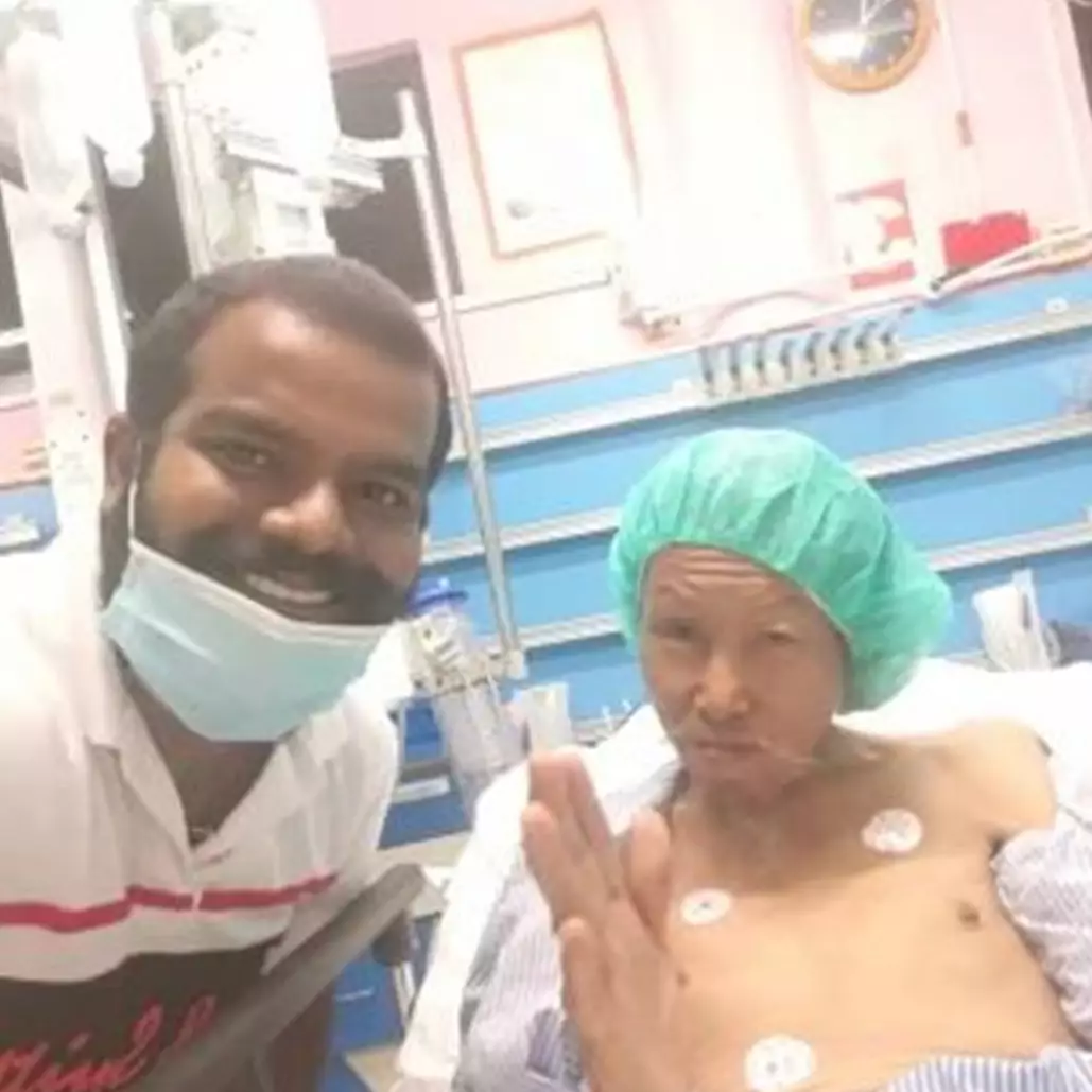 Kisah driver ojek online tolong kakek yang terluka ini bikin salut