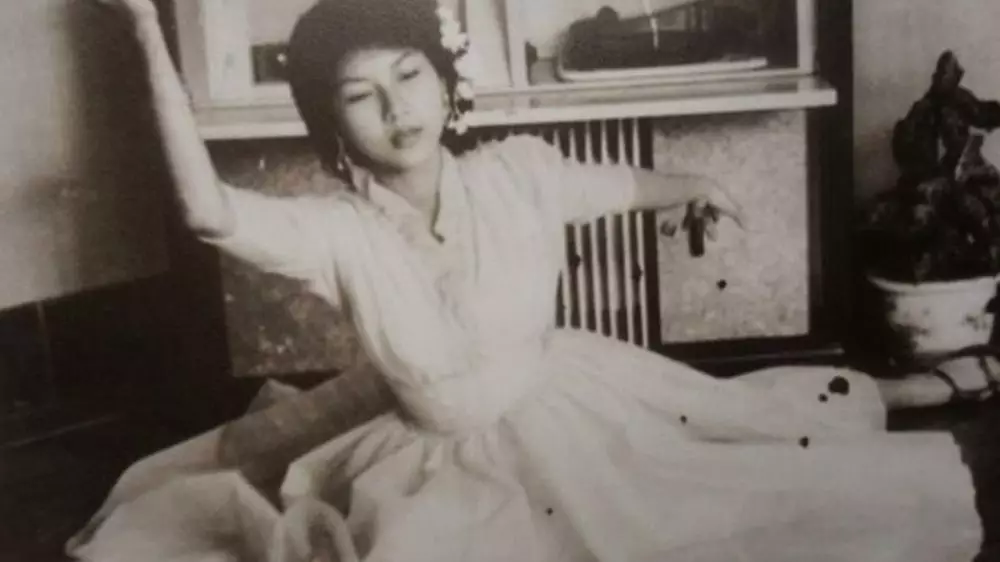 Potret masa muda Titiek Puspa  berbagai sumber