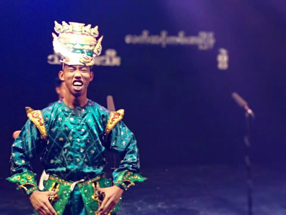 Sosok orang yang tirukan gaya lee min ho Facebook 