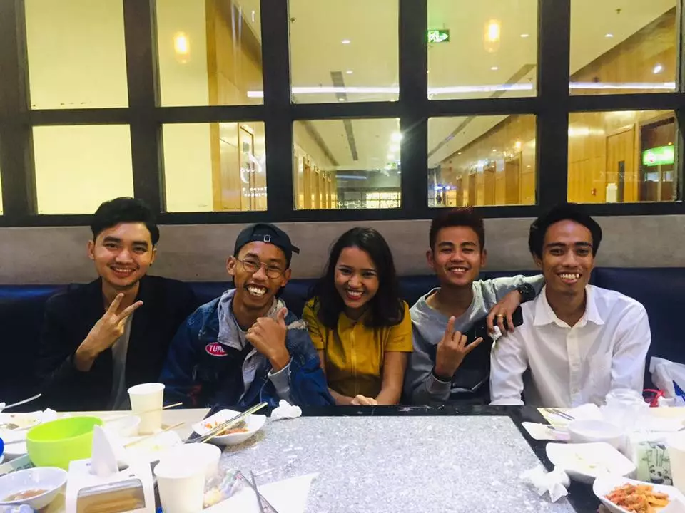 Sosok orang yang tirukan gaya lee min ho Facebook 