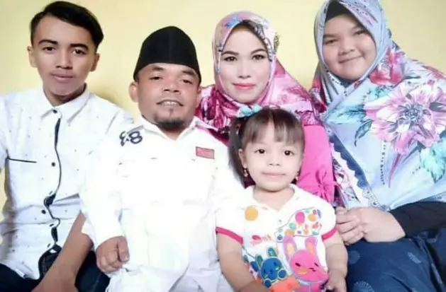 Momen Ucok Baba bareng keluarga © 2020 brilio.net