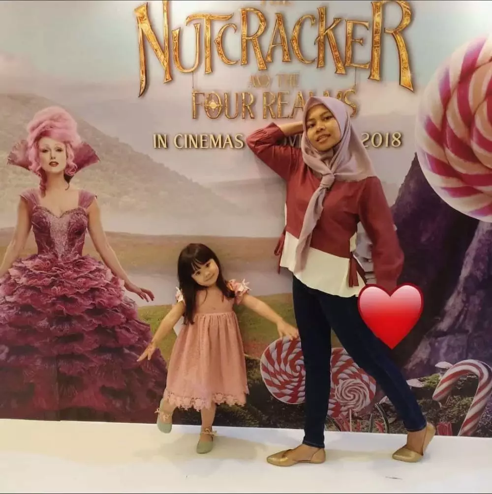 Gempi dan pengasuhnya © 2020 brilio.net Gempi dan pengasuhnya © 2020 brilio.net