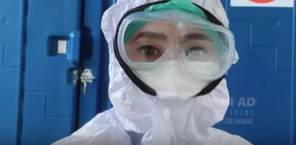 istri anggota TNI ini ditolak © 2020 YouTube/@TNI AD