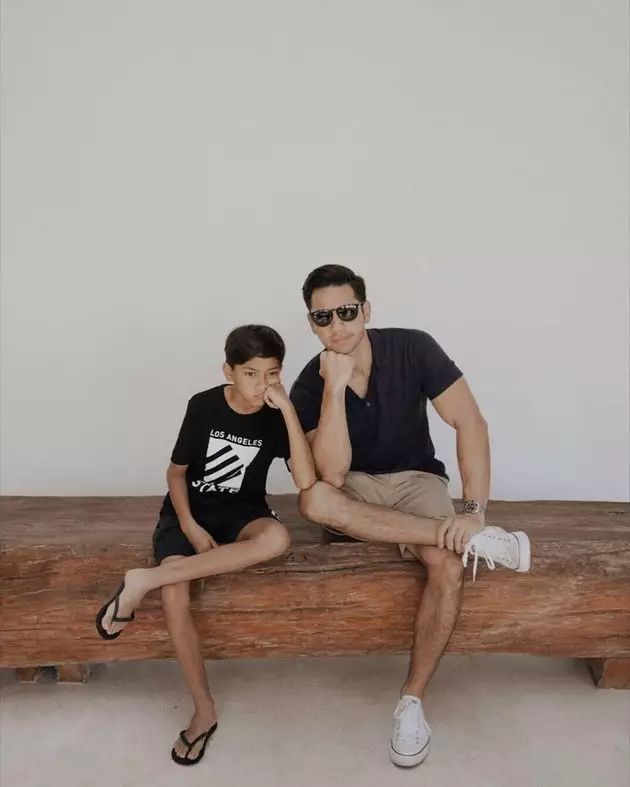  Momen kompak Andrew White dan putra Instagram/@andrew.white._