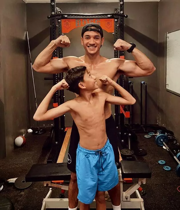  Momen kompak Andrew White dan putra Instagram/@andrew.white._