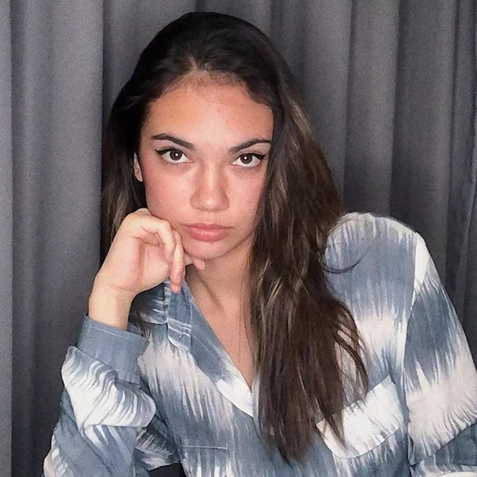 8 Gaya pemotretan virtual Haico Van der Veken, bikin susah kedip