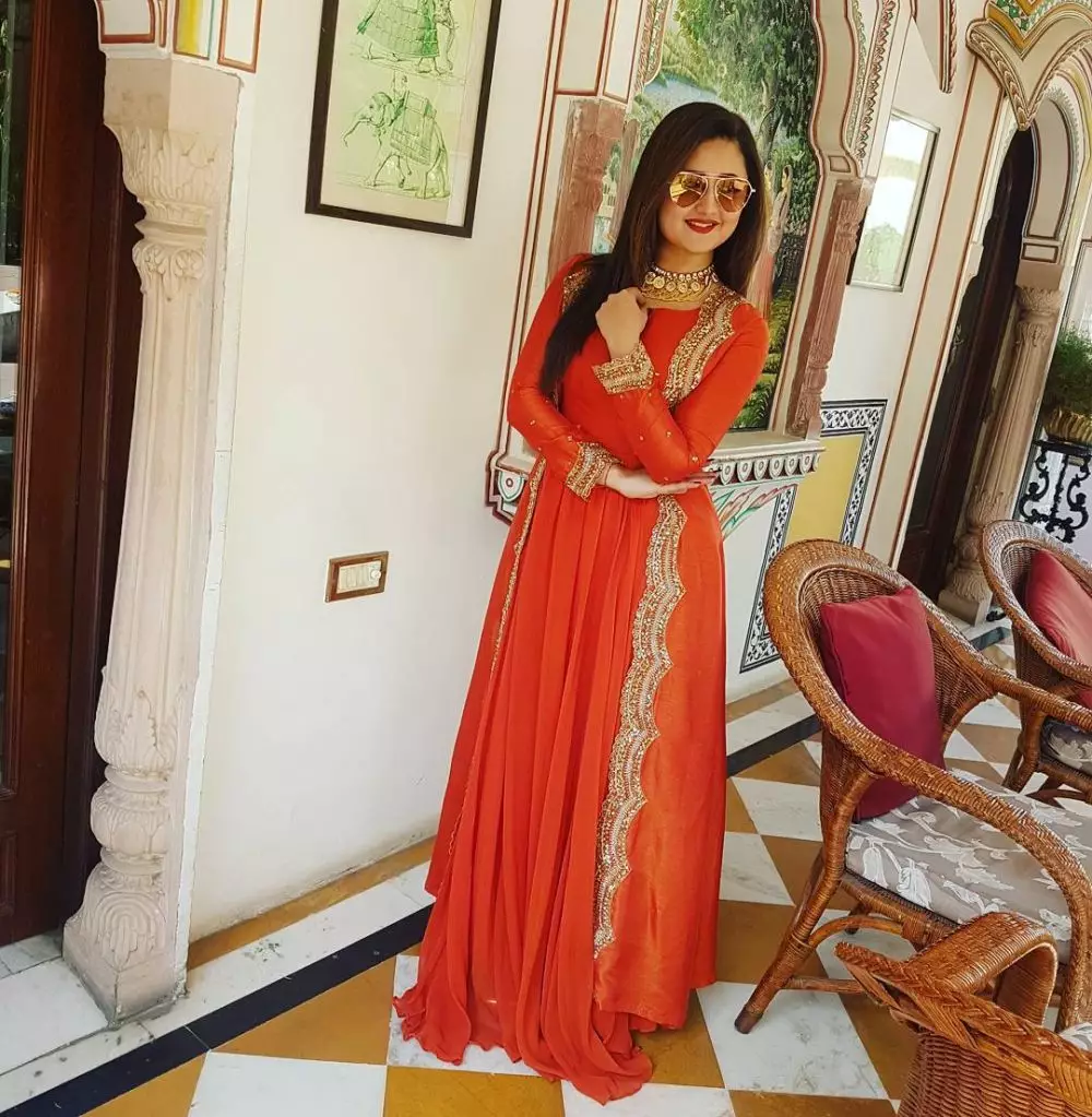 rumah Rashami Desai berbagai sumber