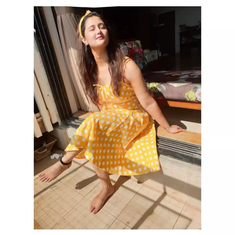 rumah Rashami Desai berbagai sumber