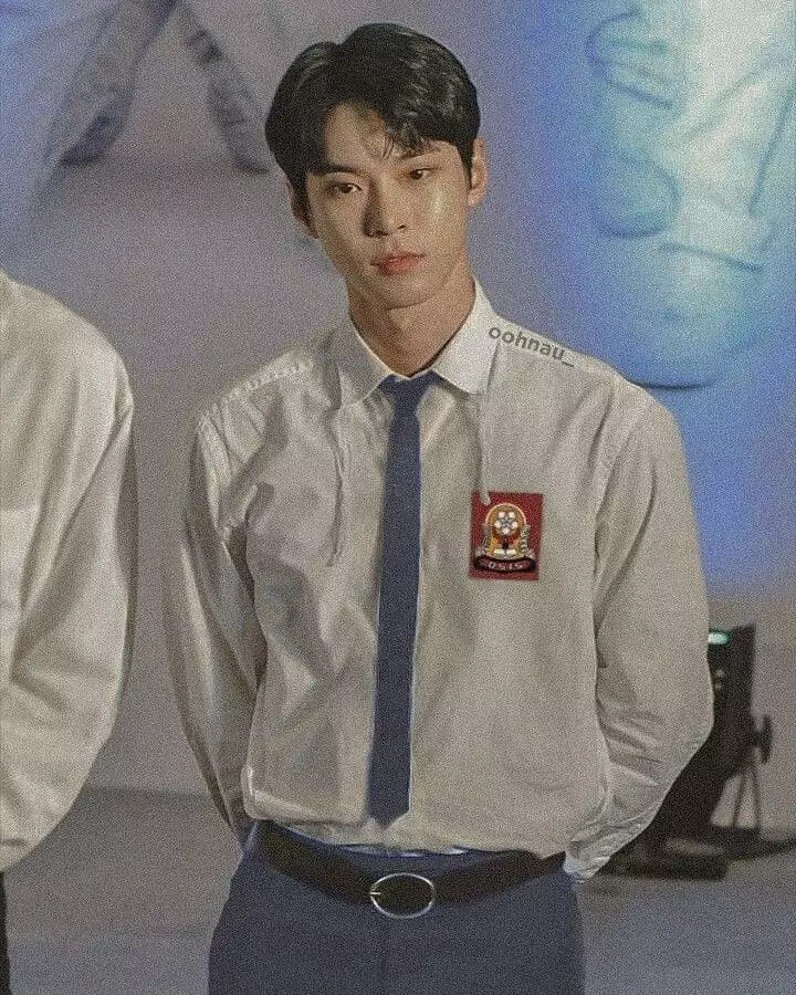 potret editan idol kpop pakai seragam sma instagram