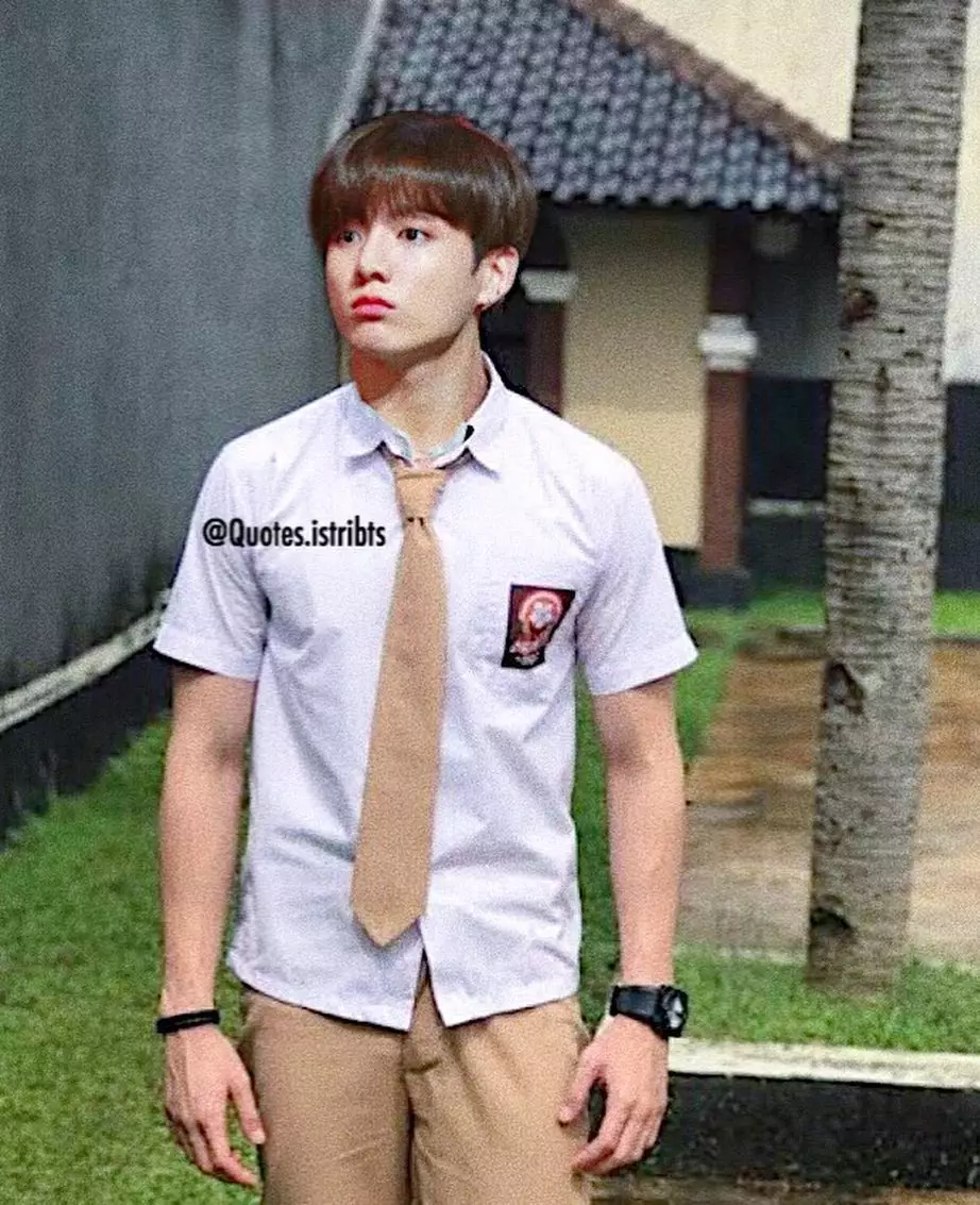 potret editan idol kpop pakai seragam sma instagram