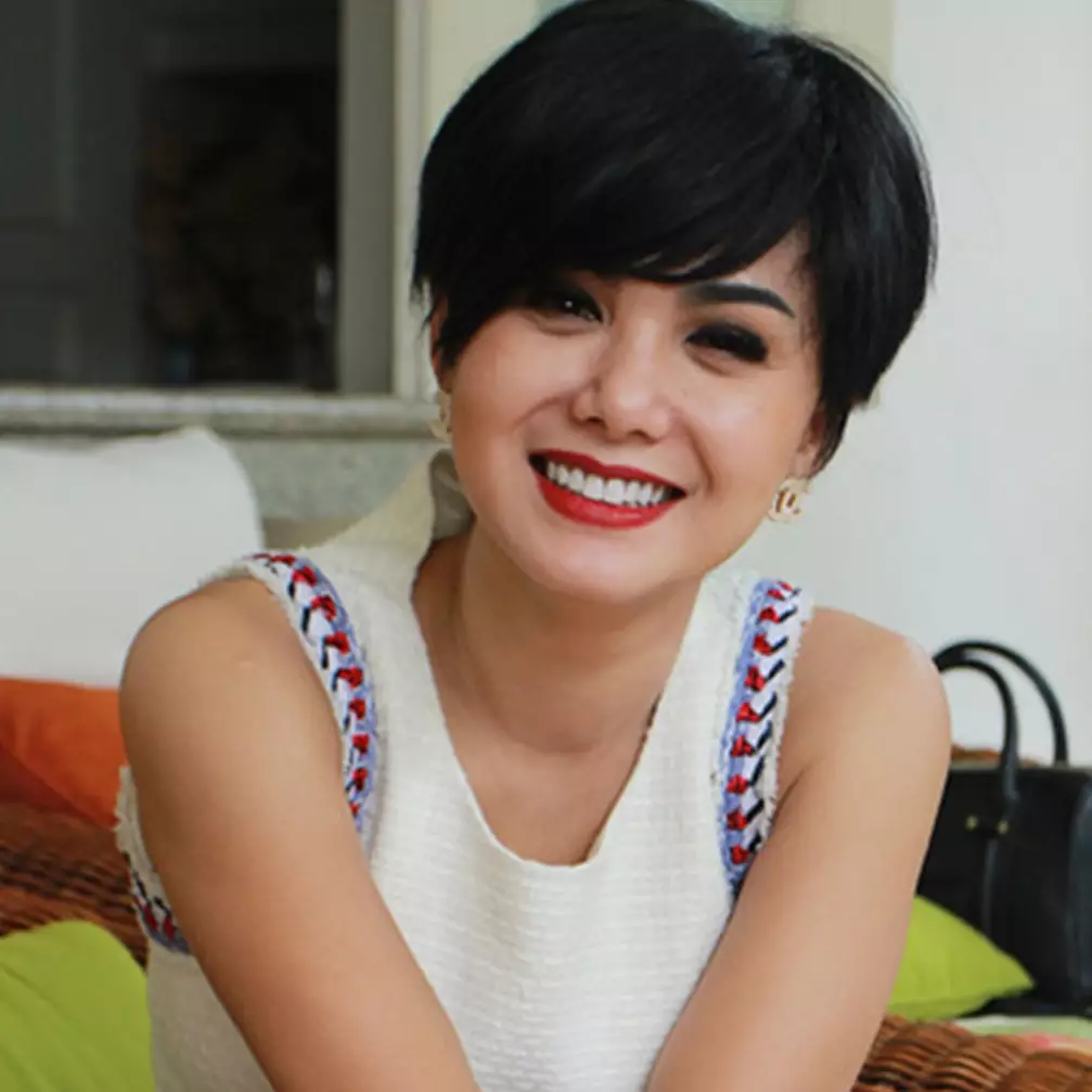 Potret 10 seleb cantik sebelum vs sesudah veneer gigi, manglingi