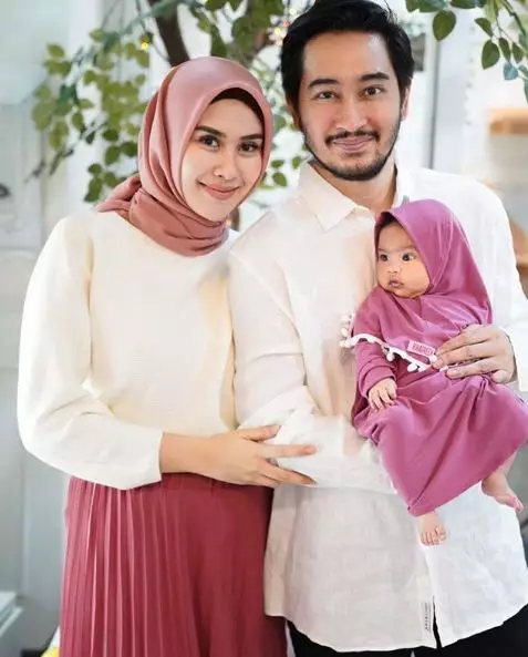 7 Pesona Syahnaz Sadiqah kenakan hijab Instagram