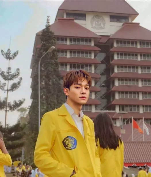 15 Potret andai idol K-Pop jadi anak UI Twitter