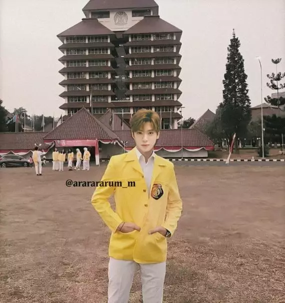 15 Potret andai idol K-Pop jadi anak UI Twitter