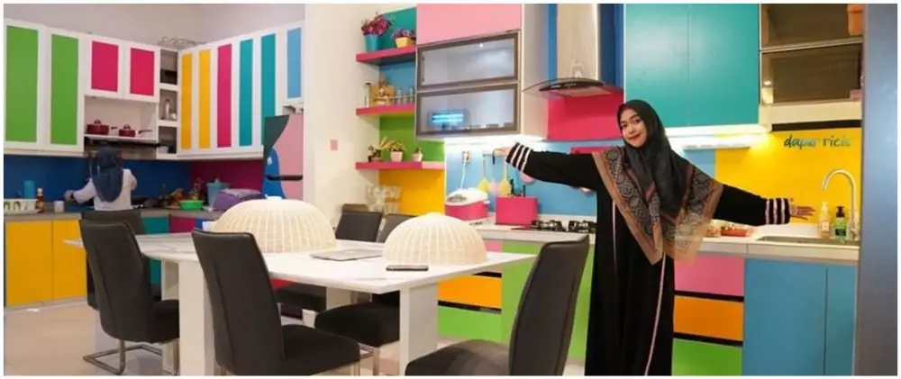 Desain dapur seleb full colour  berbagai sumber