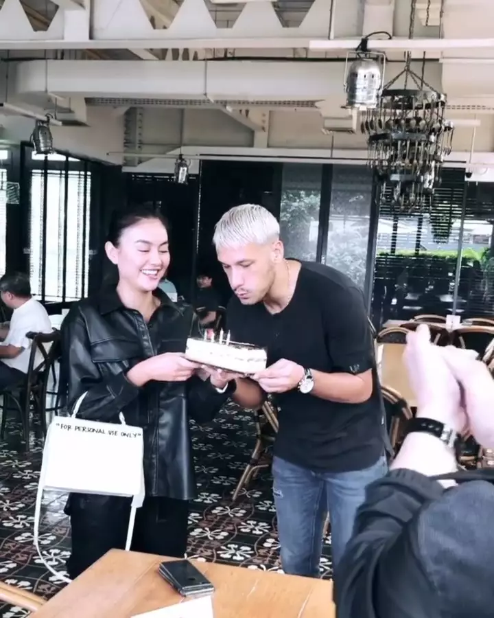 Pemain naturalisasi timnas bareng pasangan © 2020 brilio.net