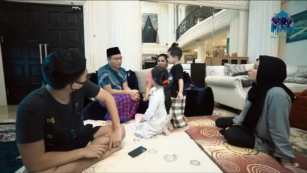 seleb berbagai sumber seleb berbagai sumber