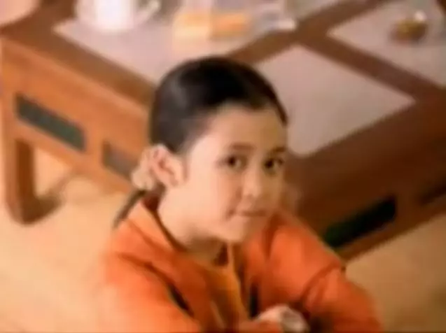 Potret seleb jadi bintag iklan cilik berbagai sumber Potret seleb jadi bintag iklan cilik berbagai sumber