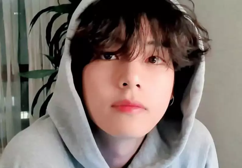 V BTS tanpa makeup berbagai sumber V BTS tanpa makeup berbagai sumber