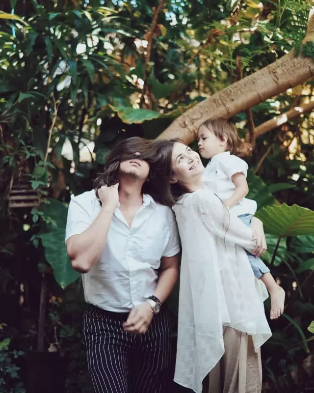 keluarga Ringgo Agus dan Sabai berbagai sumber keluarga Ringgo Agus dan Sabai berbagai sumber