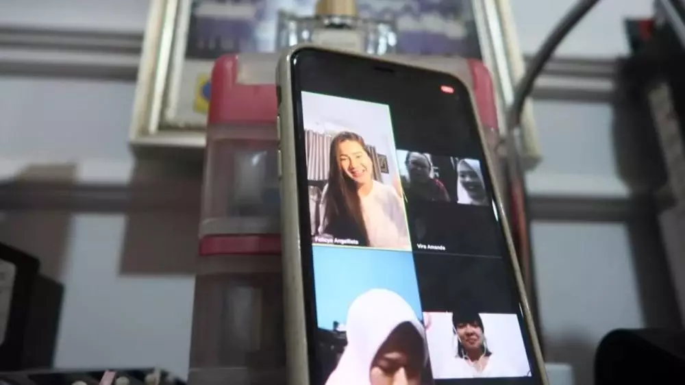 Felicya Angelista berbagai sumber