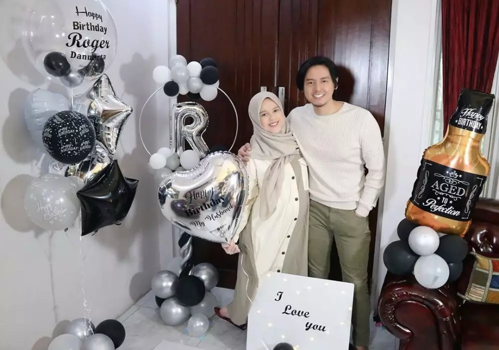 Momen ultah Roger Danuarta © 2020 brilio.net