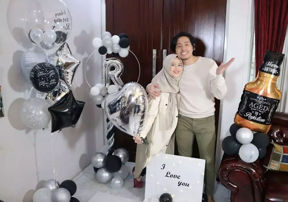 Momen ultah Roger Danuarta © 2020 brilio.net