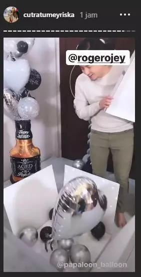 Momen ultah Roger Danuarta © 2020 brilio.net