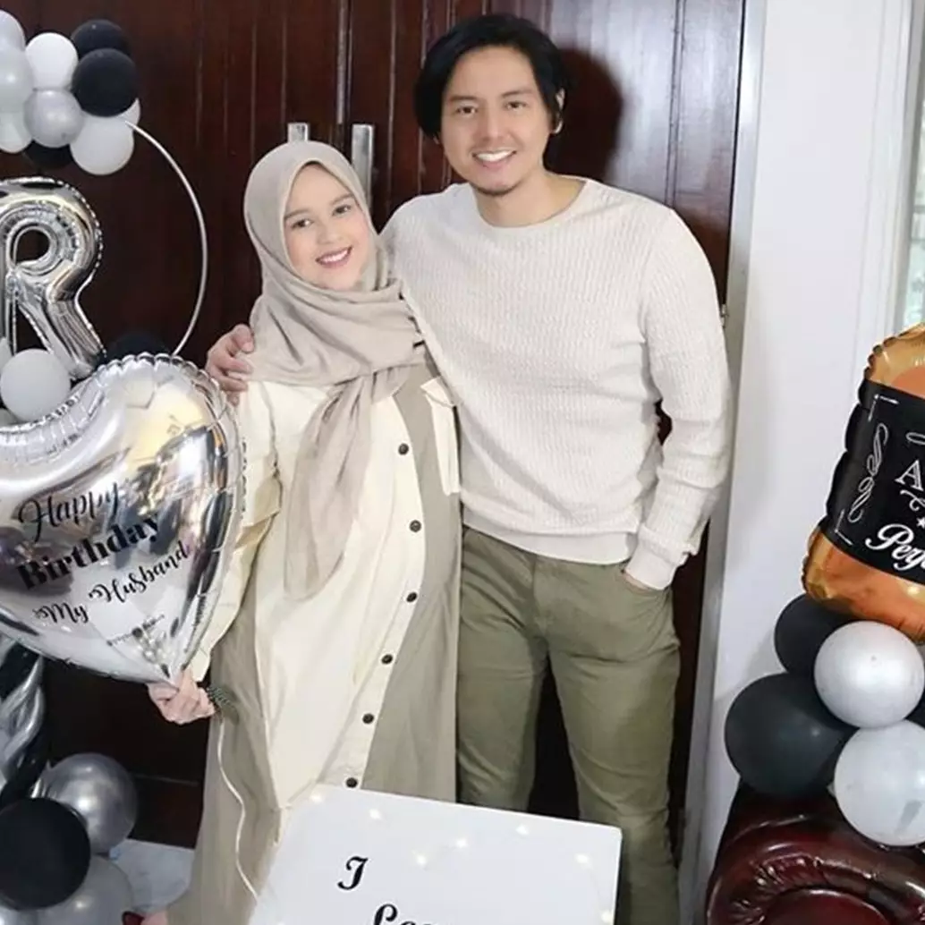 7 Momen ultah Roger Danuarta, kejutan Cut Meyriska bikin baper