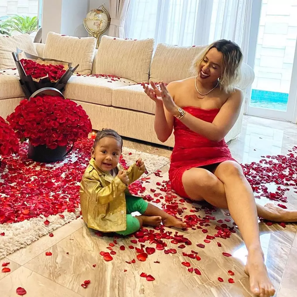 7 Momen anniversary ke-2 Kimmy Jayanti &amp; Greg, kejutannya romantis