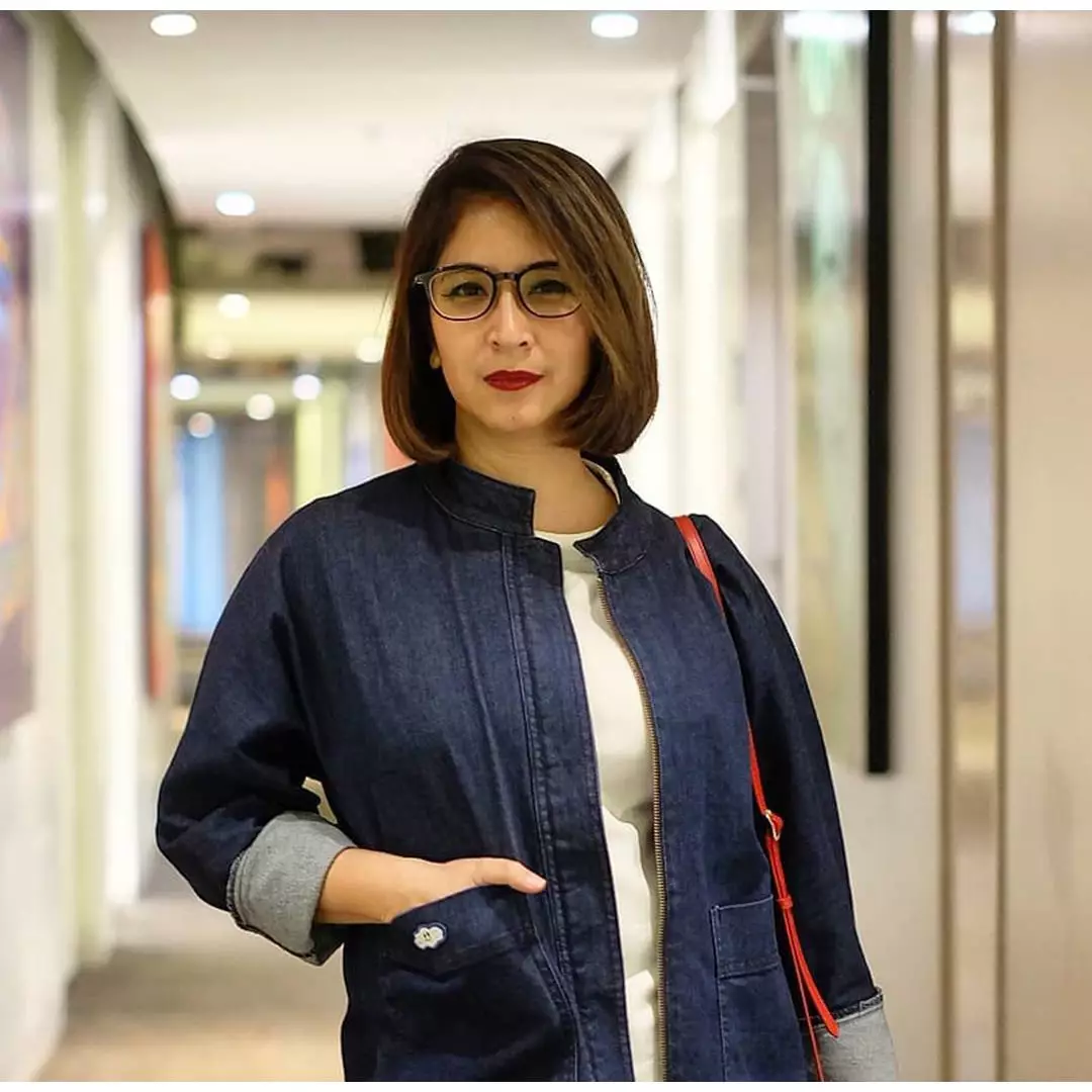 Ceritakan masa kecil, ini 10 potret lawas Novita Angie