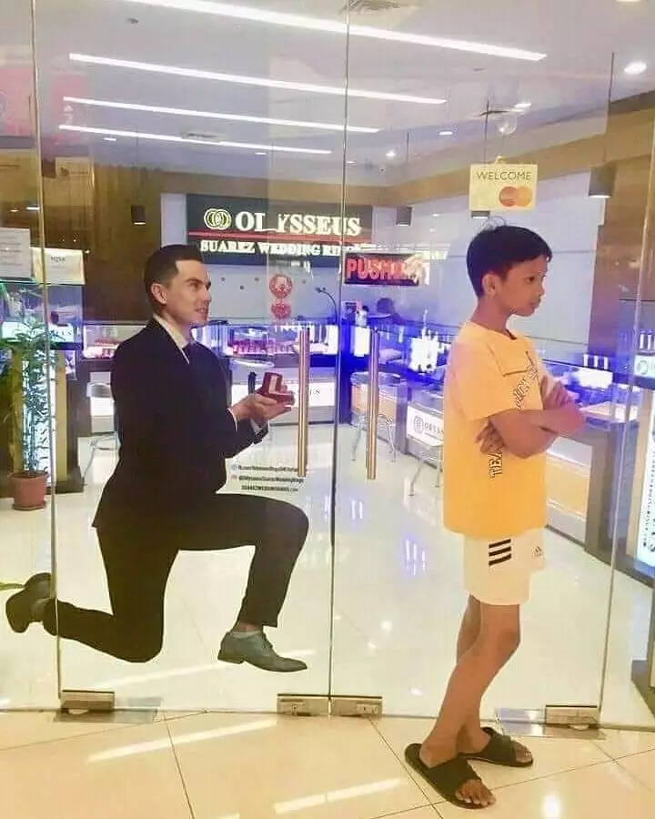 momen pas spanduk dan benda © 2020 instagram.com