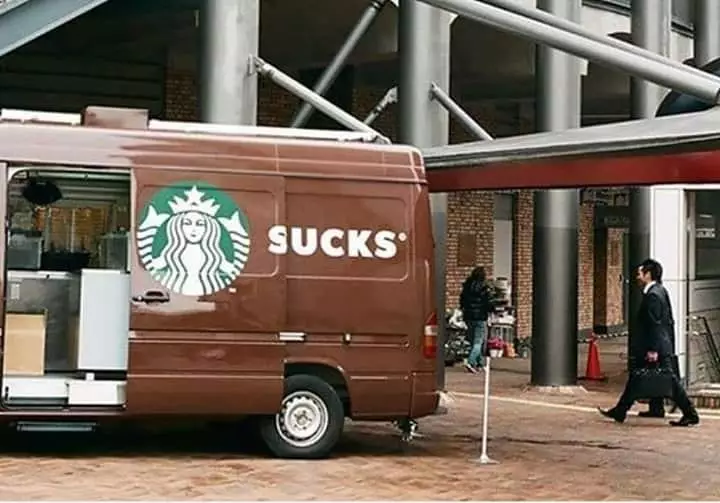 momen pas spanduk dan benda © 2020 instagram.com