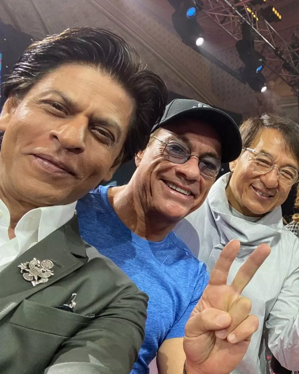 Shah Rukh Khan bareng seleb dunia berbagai sumber