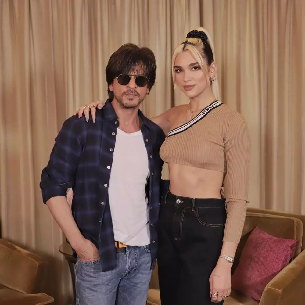 Shah Rukh Khan bareng seleb dunia berbagai sumber