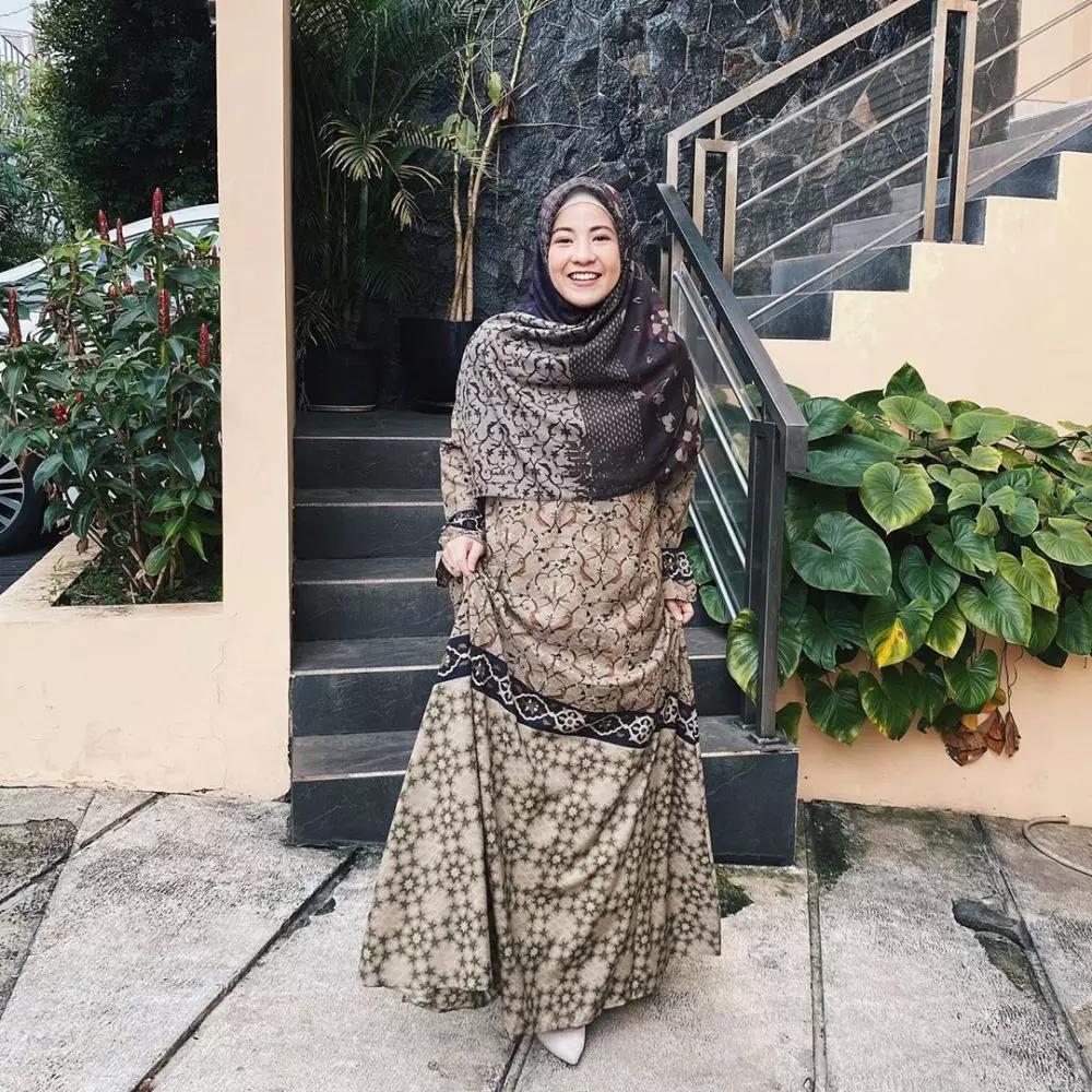 Gamis seleb di rumah aja Instagram Gamis seleb di rumah aja Instagram