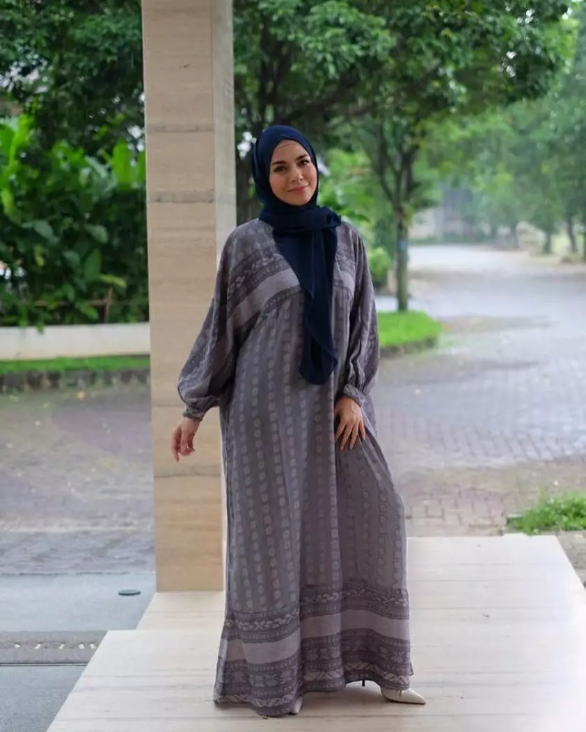 Gamis seleb di rumah aja Instagram Gamis seleb di rumah aja Instagram