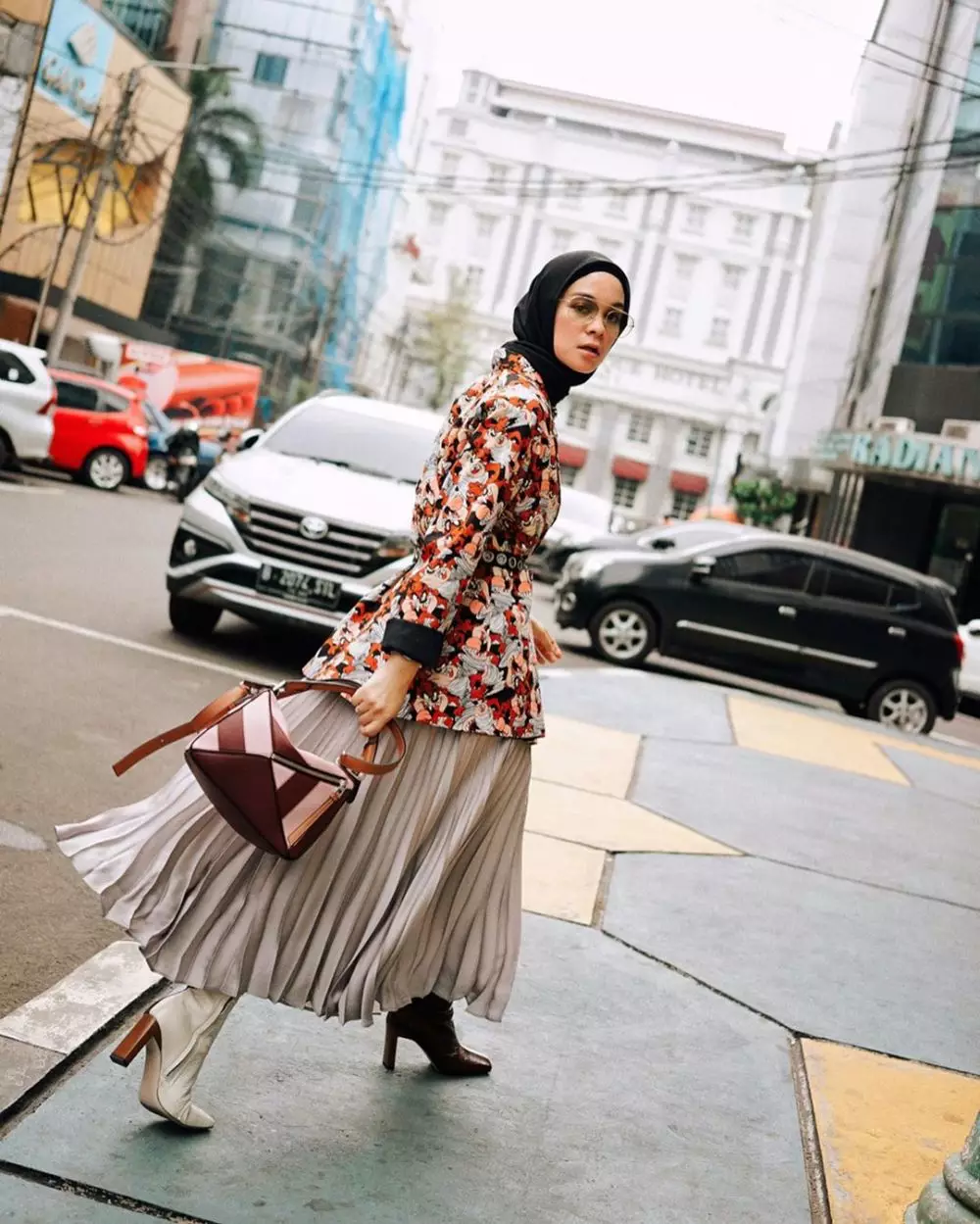 ide mix and match outfit hijab ala Tantri Namirah instagram