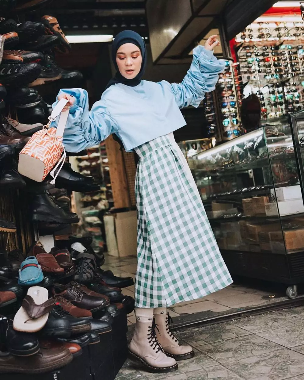ide mix and match outfit hijab ala Tantri Namirah instagram