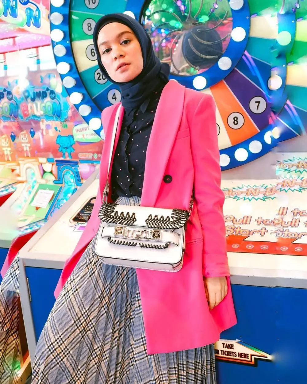ide mix and match outfit hijab ala Tantri Namirah instagram